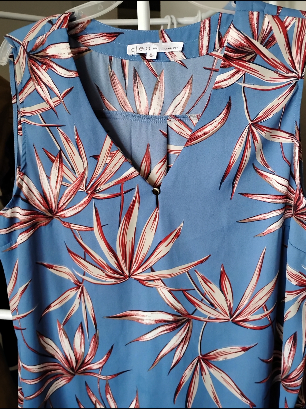 Cleo Women Sky Blue Tropical Leaf Floral Print One Button V Neck Sleeveless Top